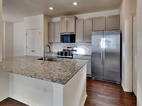 175 Pebble Creek Run in New Braunfels, TX - Foto de edificio - Building Photo