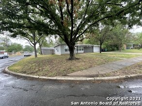 2306 Ingleside Dr in San Antonio, TX - Building Photo - Building Photo