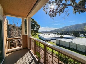 222 Crescent Ct in Brisbane, CA - Building Photo - Building Photo