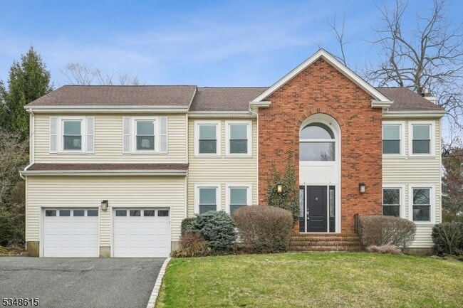 property at 12 Baumgartner Ct