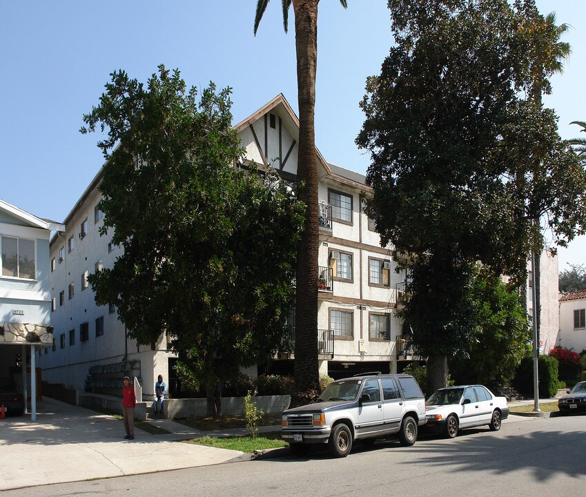 5715 Harold Way in Los Angeles, CA - Building Photo