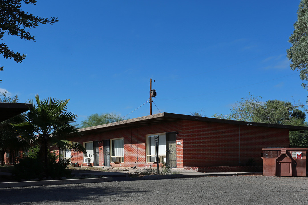 Bellevue Apartments in Tucson, AZ - Building Photo