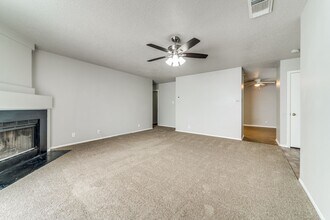 7359 Corian Park Dr in San Antonio, TX - Building Photo - Building Photo