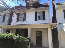 2821 W Grace St in Richmond, VA - Building Photo