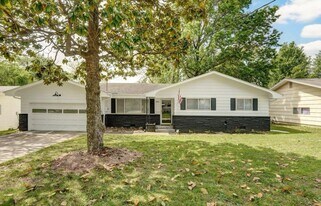 2710 E Linwood St in Springfield, MO - Building Photo