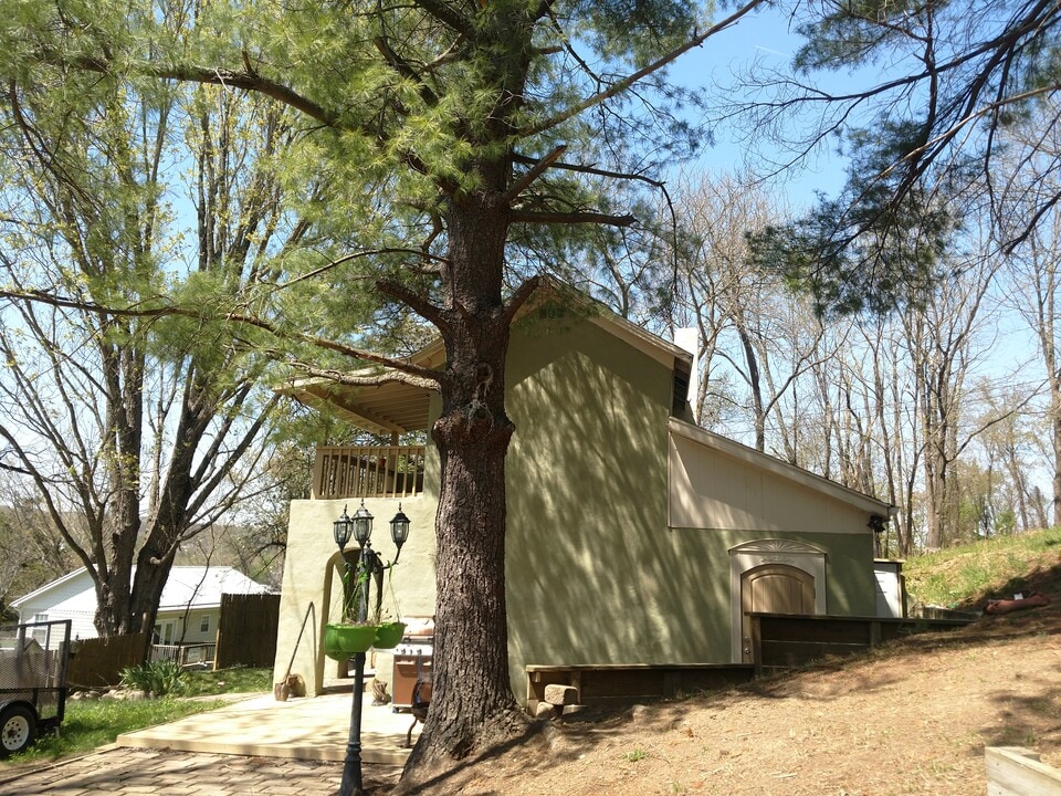 450 Hill Terrace in Pulaski, VA - Building Photo