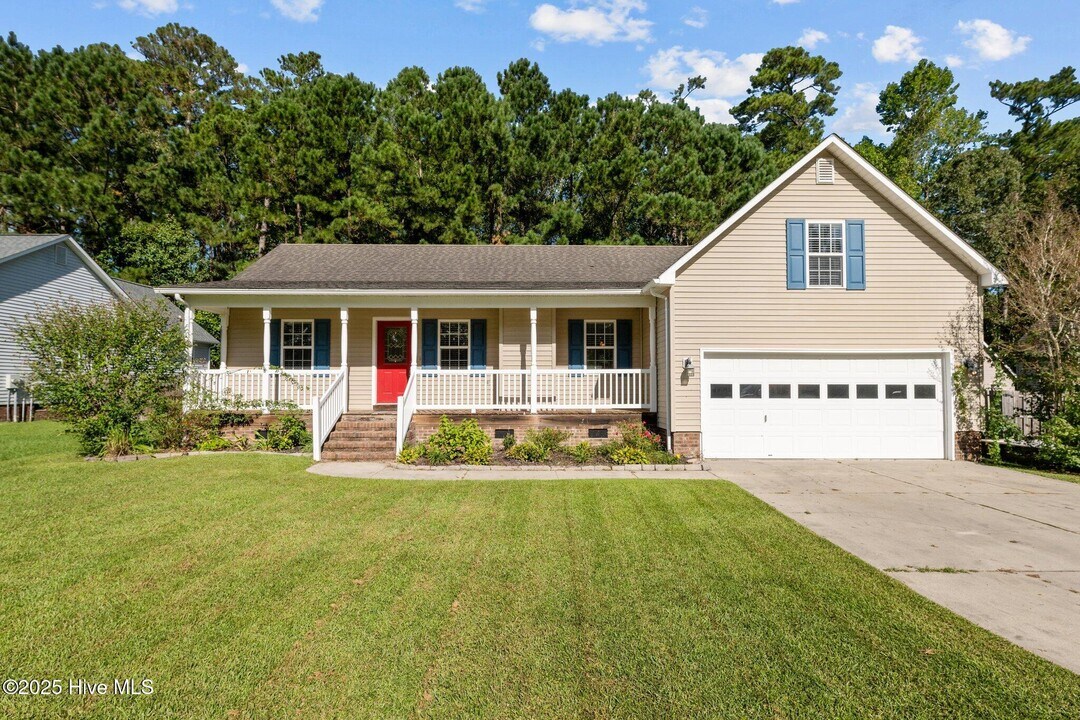 123 Leonard Dr in New Bern, NC - Building Photo