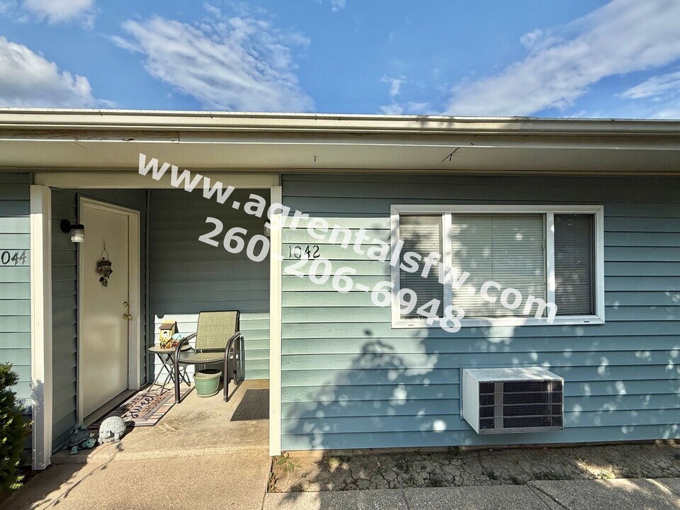 1042 Lewis Pl in Decatur, IN - Building Photo