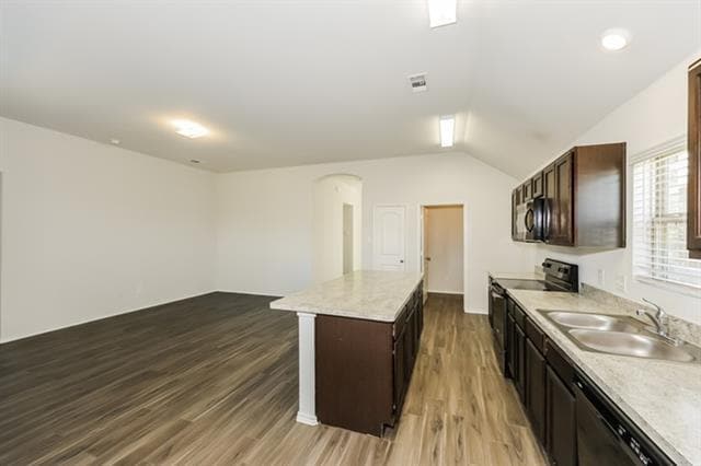 property at 1814 Jasmine Dr