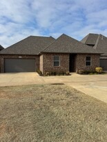 4715 Enclave Pl in Norman, OK - Building Photo