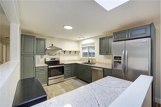 816 NE 120th St in Seattle, WA - Building Photo - Building Photo