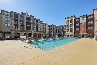 Luxia Craig Ranch in McKinney, TX - Foto de edificio - Building Photo