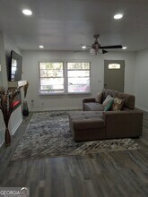 735 Brookwood Dr in Forest Park, GA - Building Photo - Building Photo