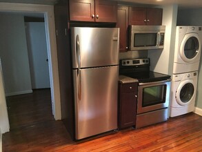 936 W Beverley St in Staunton, VA - Foto de edificio - Building Photo