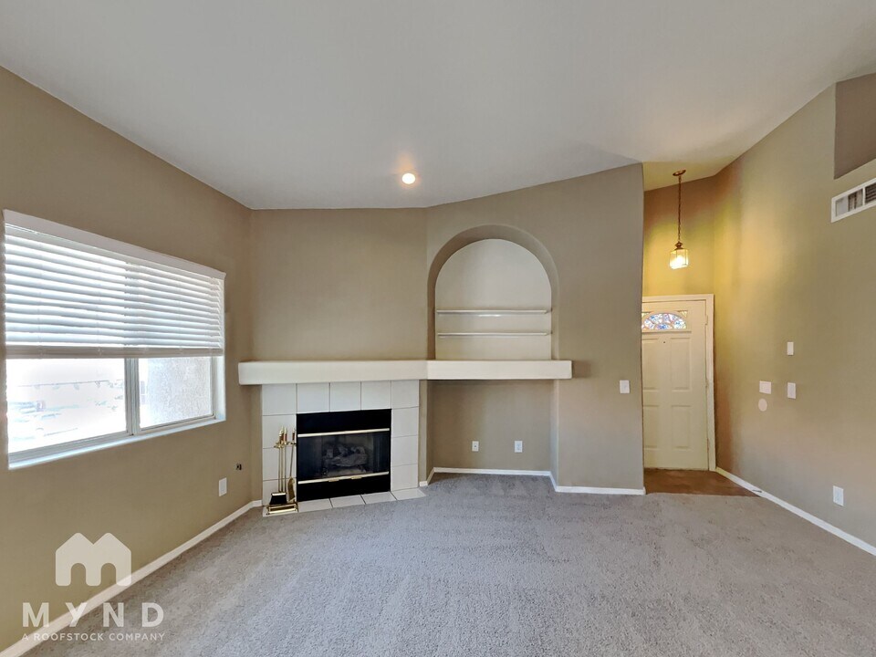 5225 W Reno Ave in Las Vegas, NV - Building Photo