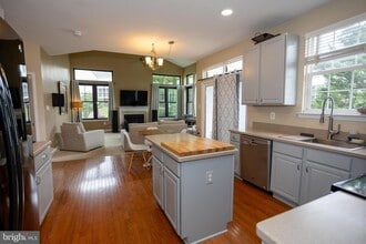 1411 Campbell Ct NE in Leesburg, VA - Building Photo - Building Photo