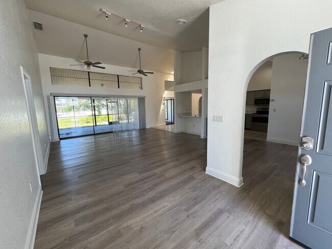 2092 Rio De Janeiro Ave in Punta Gorda, FL - Building Photo - Building Photo