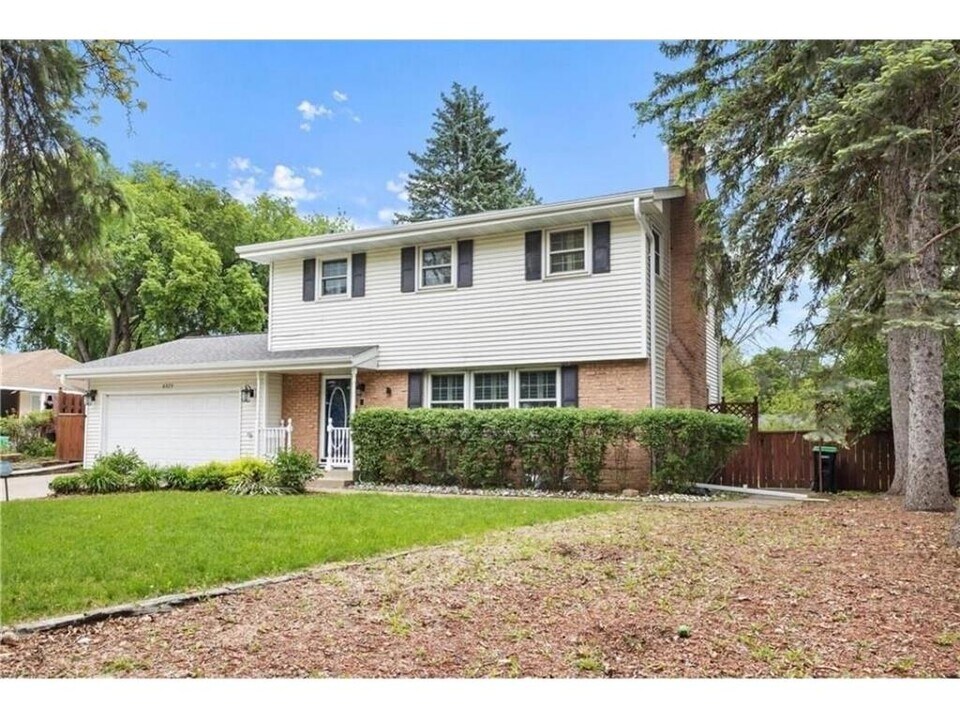 6325 Brookview Ave in Minneapolis, MN - Building Photo