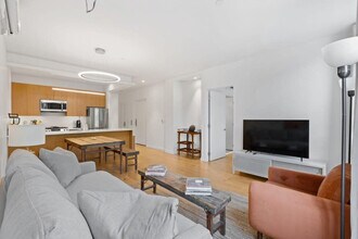 236 E 15th St in New York, NY - Building Photo - Building Photo