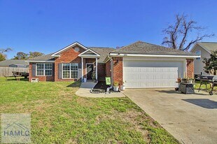 146 Auburn Cir in Glennville, GA - Building Photo