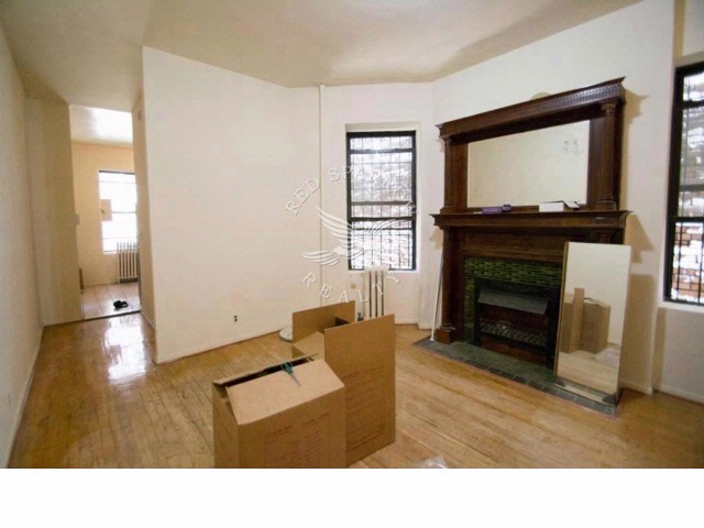 215 W 106th St in New York, NY - Building Photo