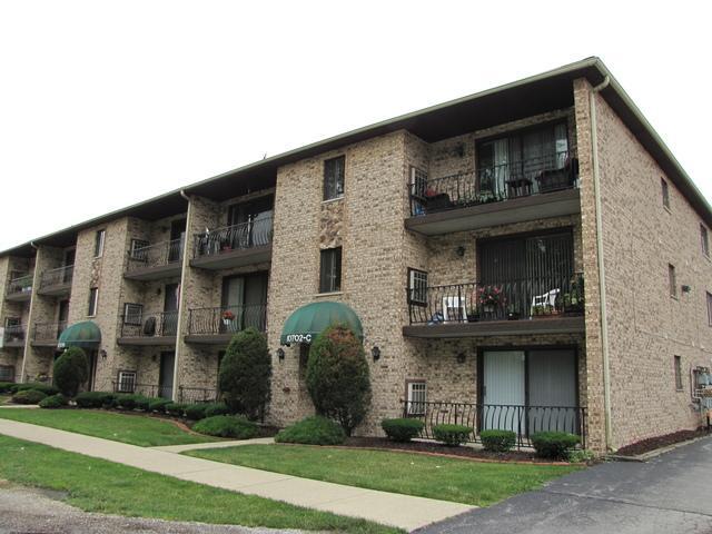 10702 S Depot St, Unit 106C in Worth, IL - Building Photo - Building Photo