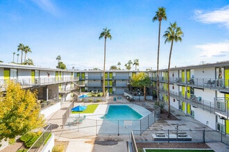 Seventh Apartments in Phoenix, AZ - Foto de edificio - Building Photo