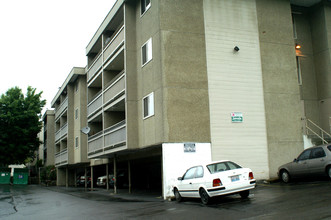 Lantera Apartments in Seattle, WA - Foto de edificio - Building Photo