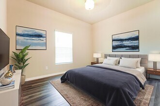 346 Troutdale St in Port Charlotte, FL - Foto de edificio - Building Photo