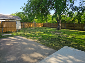 1716 Windsor Dr in Gainesville, TX - Foto de edificio - Building Photo