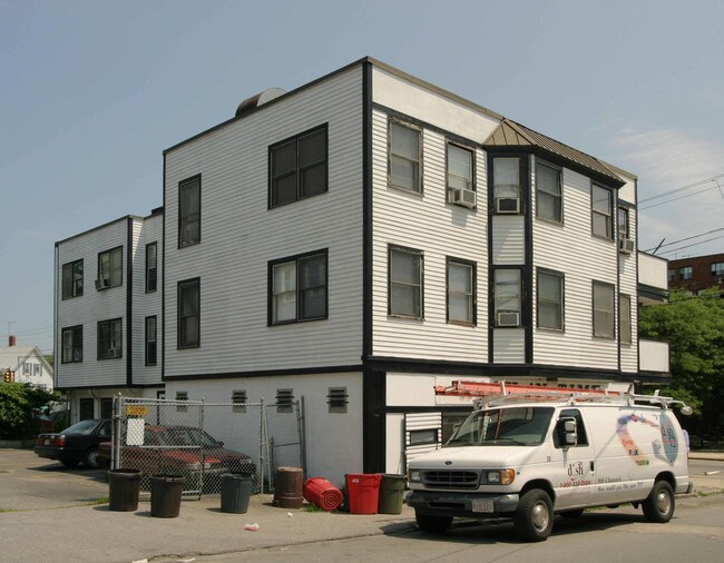 74-80 Union St in Lawrence, MA - Building Photo - Building Photo