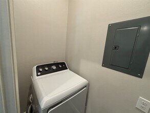 504 Nursery Rd in The Woodlands, TX - Foto de edificio - Building Photo