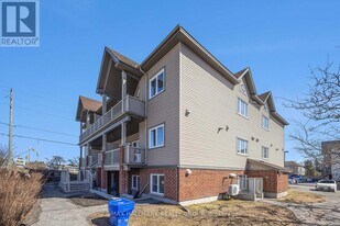 920 White Alder Ave in Ottawa, ON - Building Photo