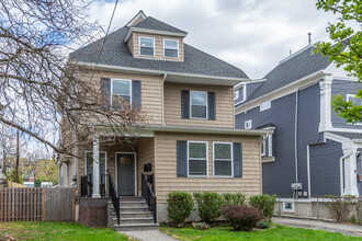 49 Greenwood Ave, Unit 1 in Montclair, NJ - Building Photo - Building Photo