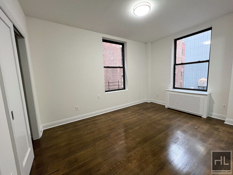 WEST 58 STREET in New York, NY - Building Photo