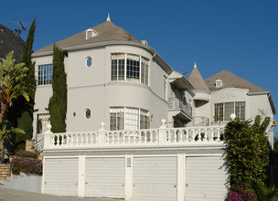 1938 N Kenmore Ave in Los Angeles, CA - Building Photo - Building Photo