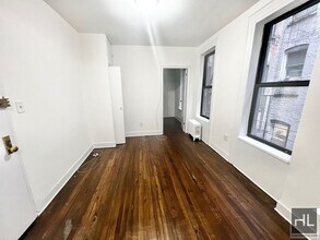 YORK AVENUE in New York, NY - Building Photo - Building Photo