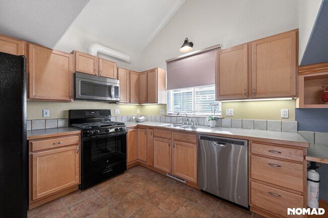 230 Briggs St in Erie, CO - Foto de edificio - Building Photo