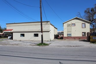 Polk Apartments in Houston, TX - Building Photo - Building Photo