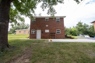1027 Southpark Dr in Columbia, MO - Building Photo - Building Photo