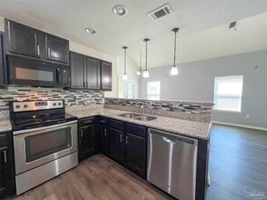 5845 Fairlands Rd in Milton, FL - Building Photo - Building Photo