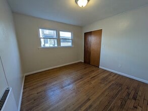 617 June St, Unit B in Endicott, NY - Foto de edificio - Building Photo