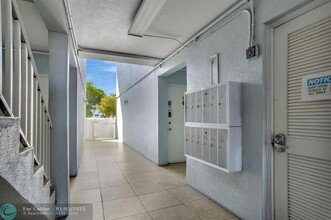 270 S Cypress Rd in Pompano Beach, FL - Building Photo - Building Photo