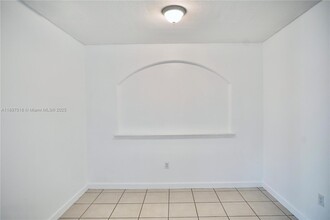 10181 NW 32nd Terrace in Doral, FL - Building Photo - Building Photo