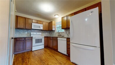 709 Swiss Ct in College Station, TX - Building Photo - Building Photo