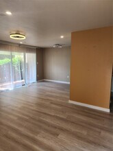 513 S Post Oak Ln in Houston, TX - Building Photo - Building Photo