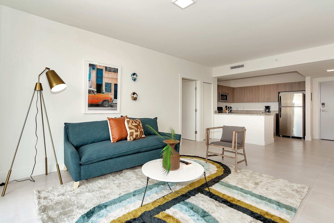1710 SW 27th Ave in Miami, FL - Building Photo