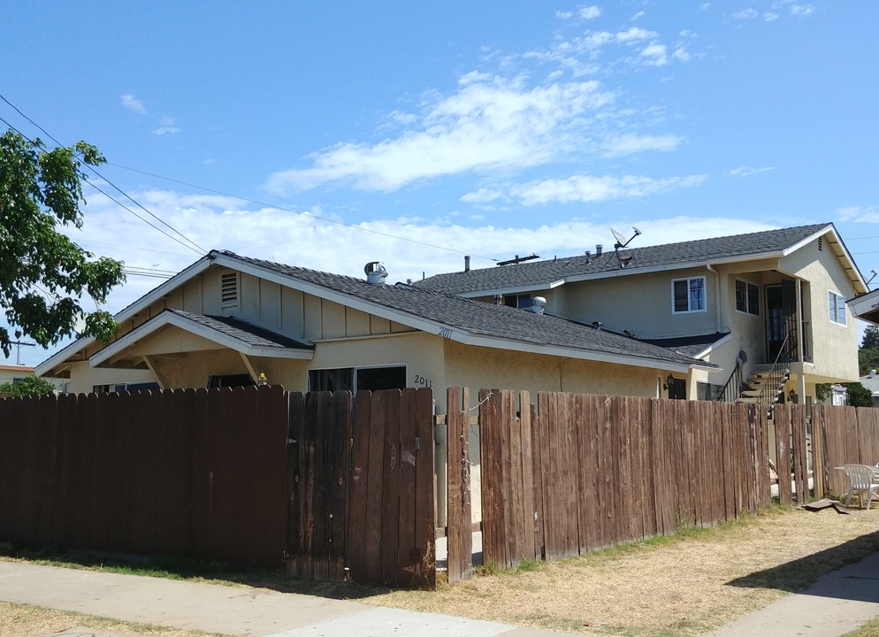 2011 B Ave. in National City, CA - Building Photo