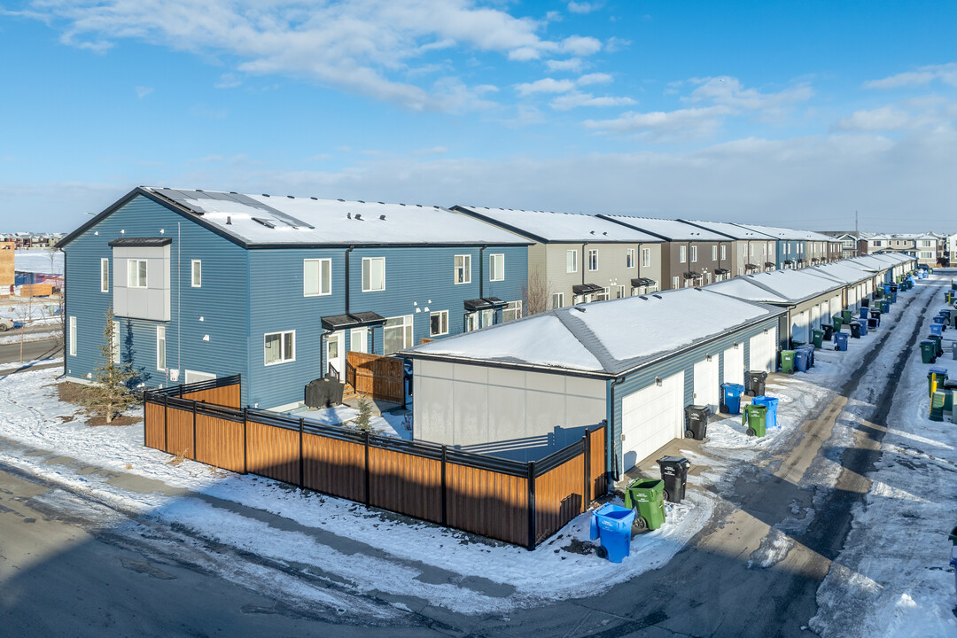 Redstone Towns in Calgary, AB - Building Photo