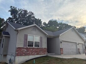 1120 Marathon Dr in Foristell, MO - Building Photo